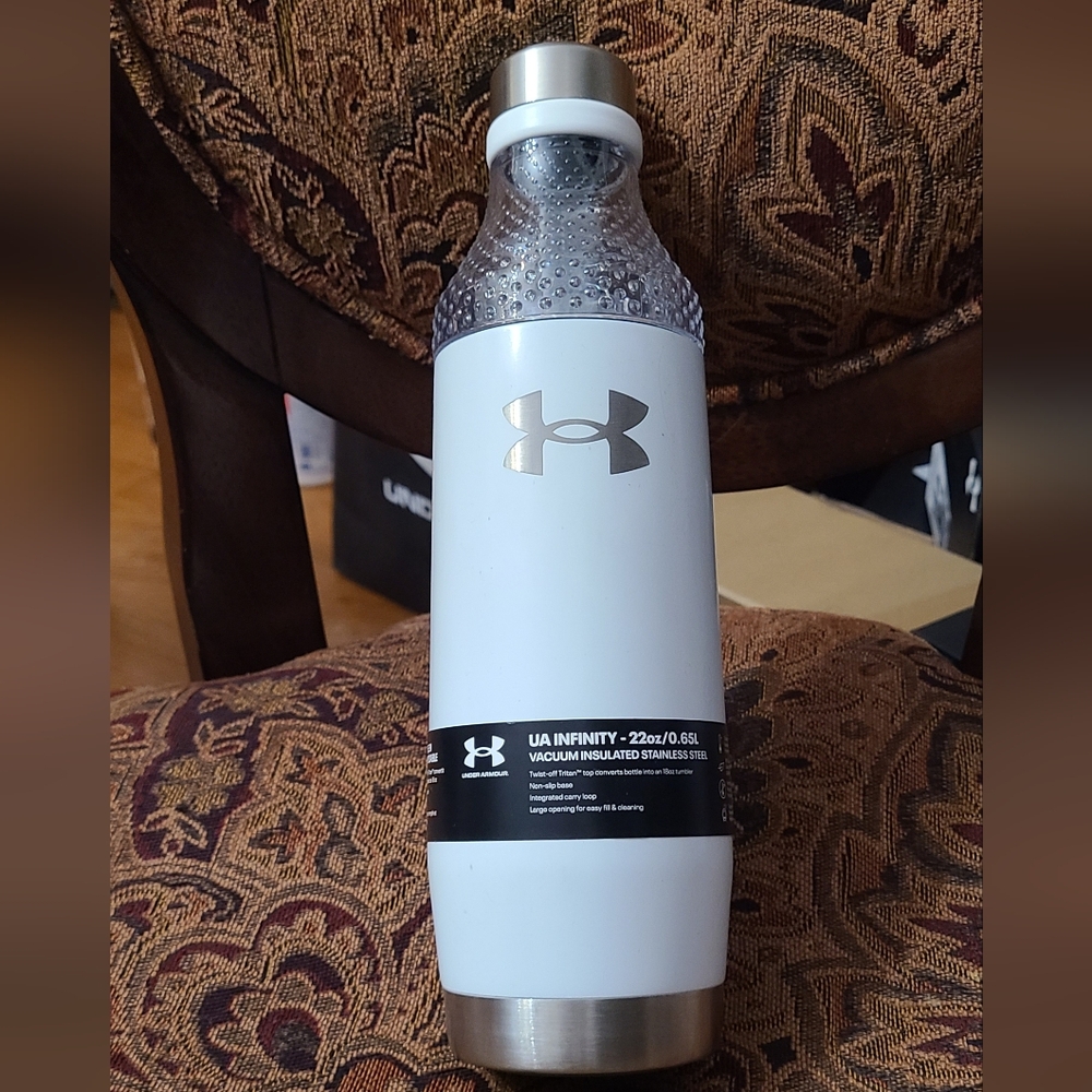Under Armour vacuum insulated stainless steel and glass water bottle NEW